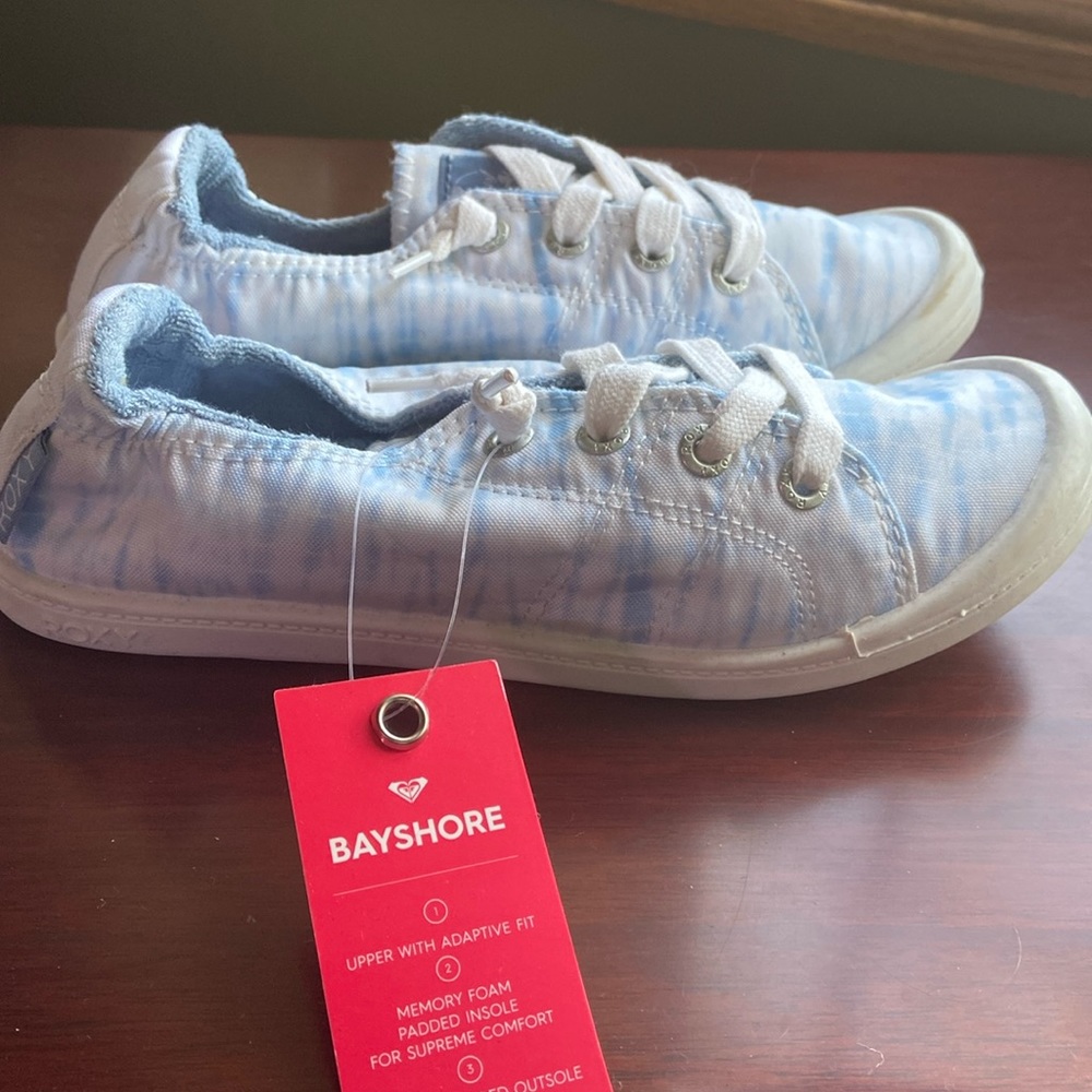 Roxy bay shore tie dye slip on sneakers 6.5